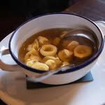 Cappelletti in brodo